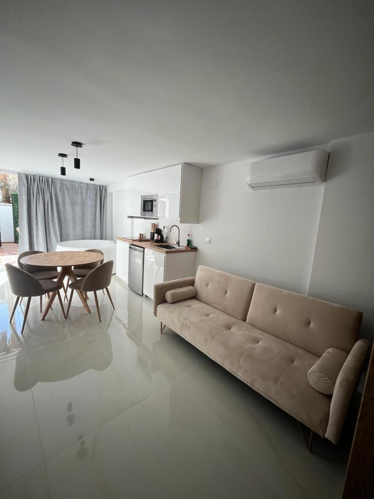 Playamar Con Jacuzzi Appartamento *